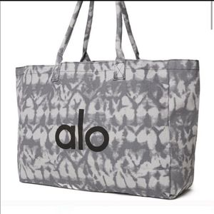 ALO YOGA Tie Dye Shopper Tote Gym/Weekend Bag